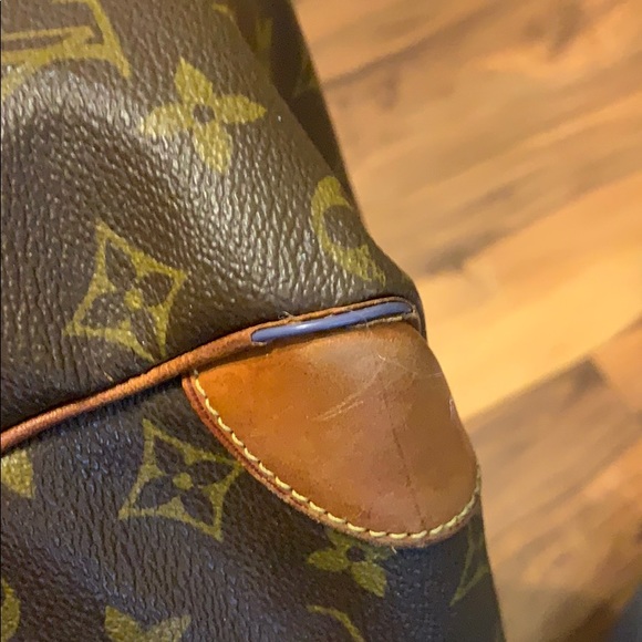 LOUIS VUITTON LARGE DANUBE with Flaws - Picture 7 of 16